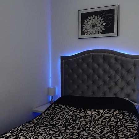 Apartament Neon غدينيا المظهر الخارجي الصورة